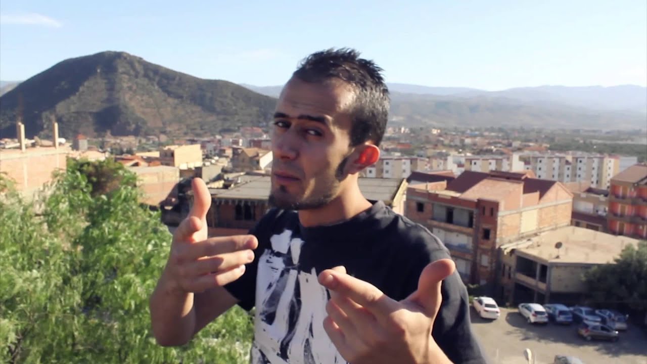 Karim OSM - Yekfa Usirem - Clip Kabyle - 2015