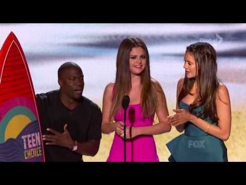 All Singing 'Happy Birthday' to Selena Gomez on Teen Choice Awards 2012