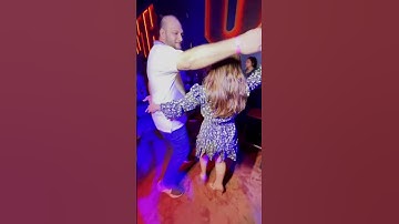Show off those Social Dancing moves - Vibbhuti & DJ Artist | Salsa at Monday Latin Fever