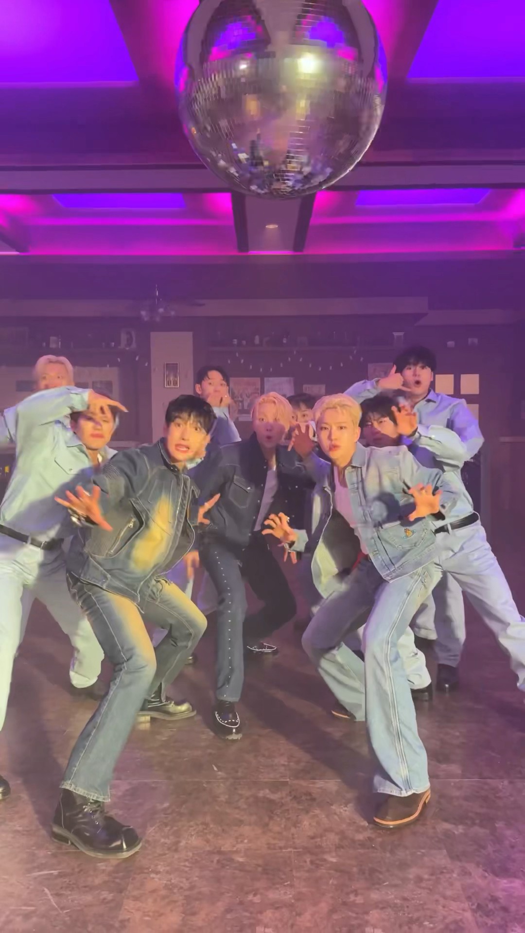 #청바지챌린지 ? with #부석순 #BSS #BSS_TELEPARTY #부석순_청바지 #BSS_CBZ