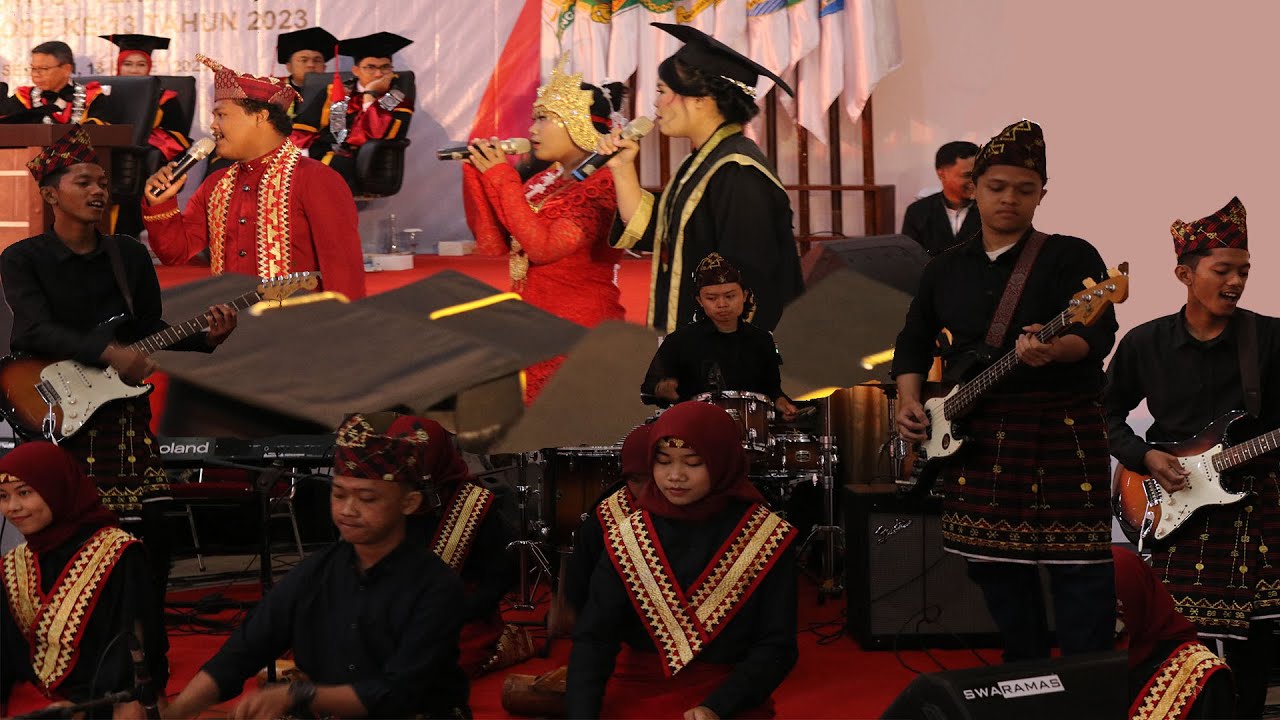 SANG BUMI RUWAI JURAI (Cover by UKMBSM ft. HIMALAYA ITERA) Live at ...