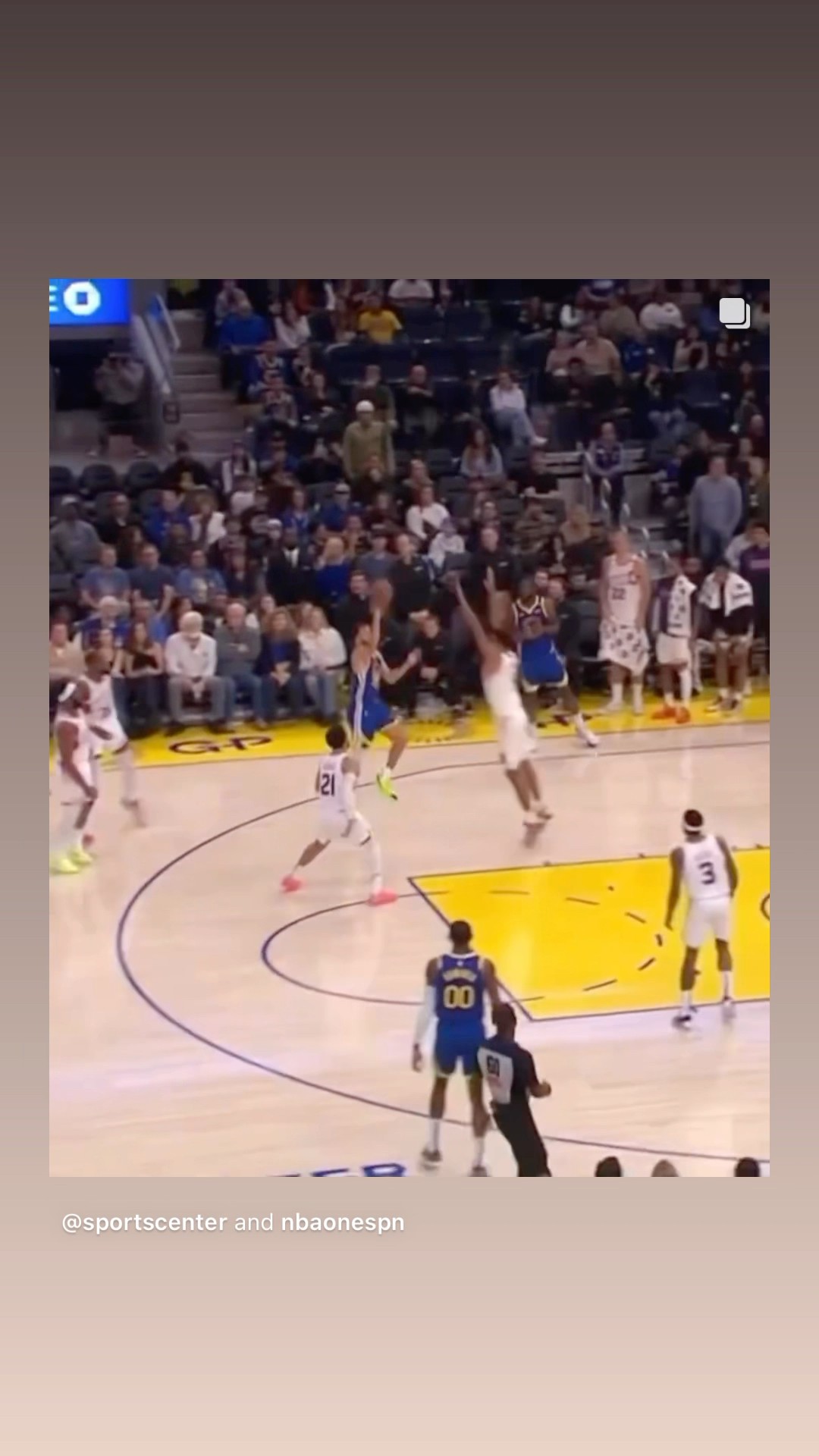 Steph is unreal #hoodnews #stephencurry #steph #warriors #suns #trickshots #omg #wow #how #howto