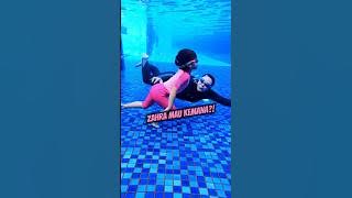 Taking an Underwater Photo with Zahra, Mom Gets Kicked!! #familytime #vacation #swimming #swimmin...