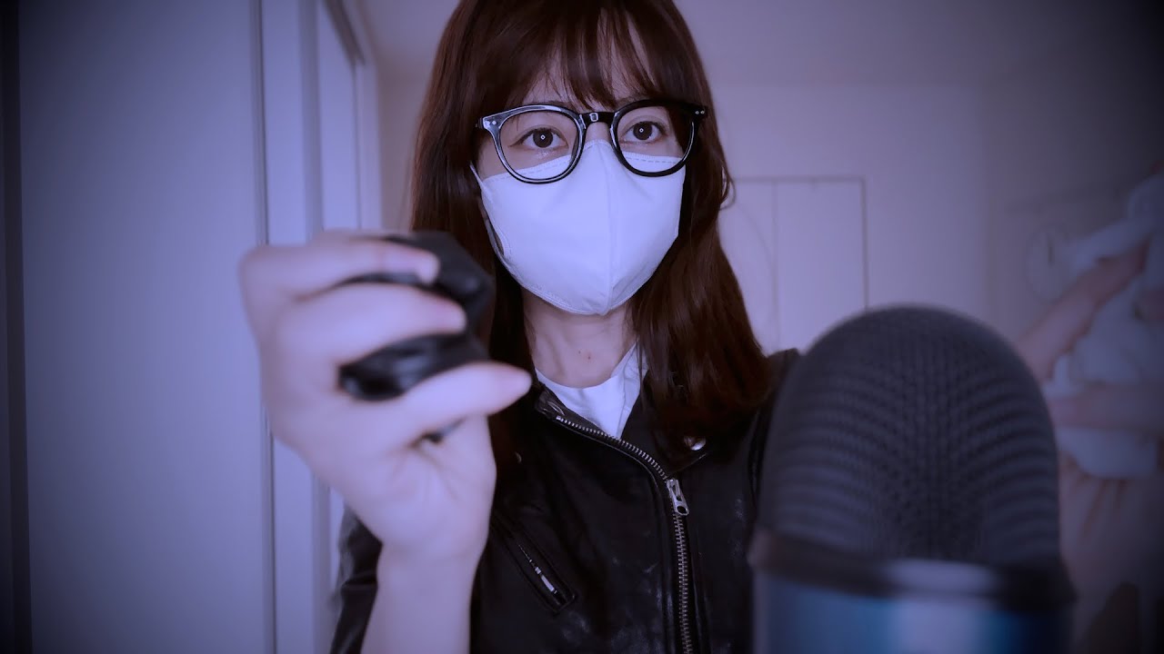 [ASMR] звуки черной кожаной куртки / молния / перчатки / шепот