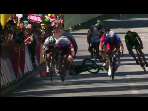 Vidéo: Peter Sagan disqualifié du Tour de France 2017 pour un coup de coude sur Cavendish