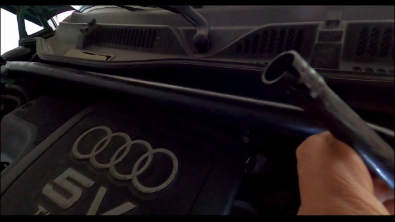 Reparing a leaking vacuum hose on a 2001 Audi TT Roaster