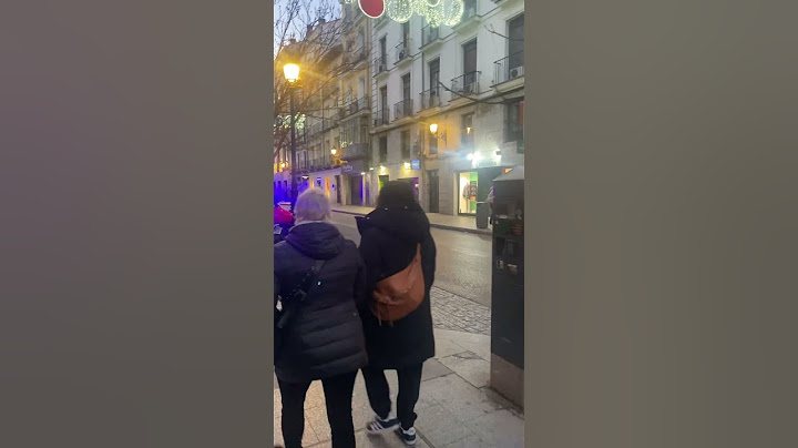 Barcelona police responding with wail siren.