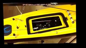 Phantom rc sailboat with closed loop winch