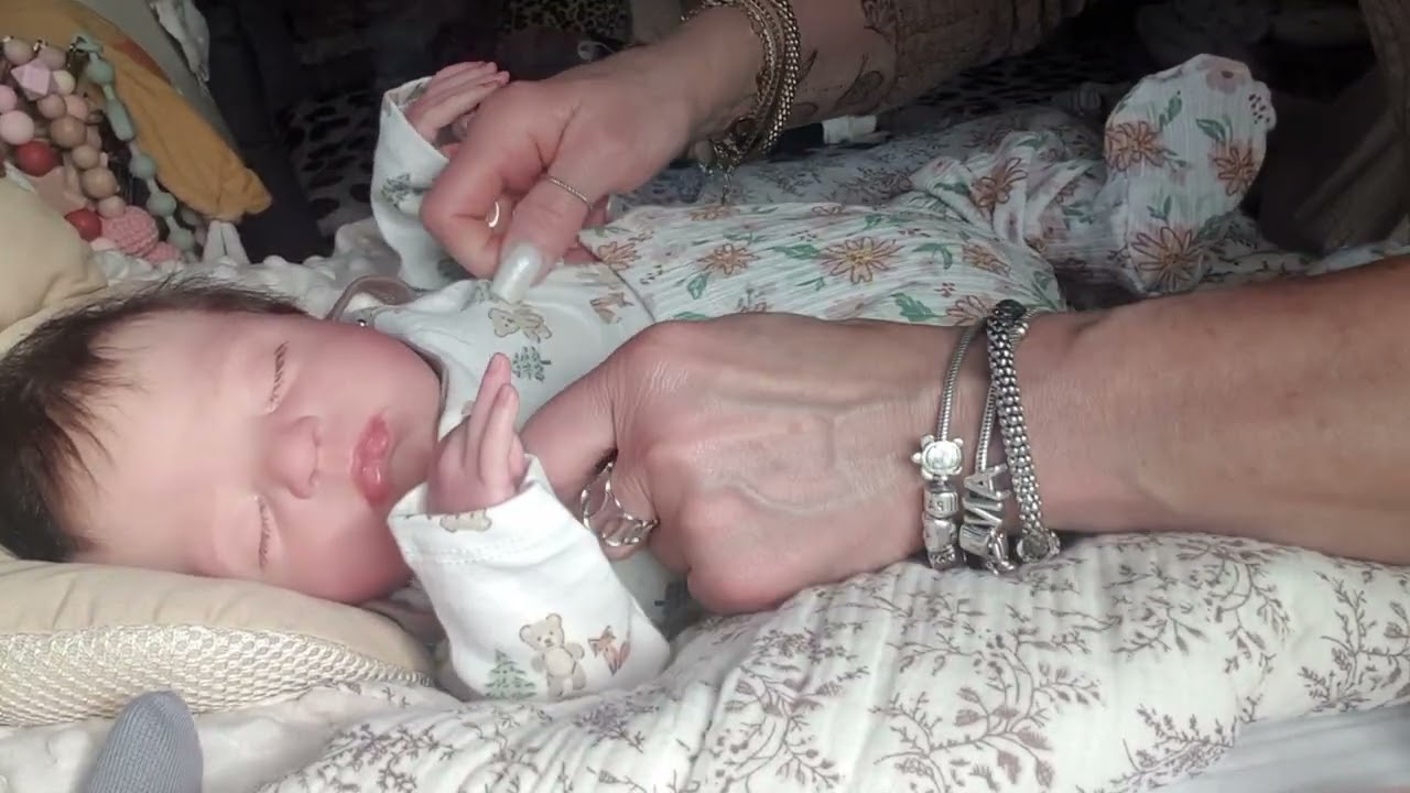 🌸Kleine Sophie umziehen 🌸