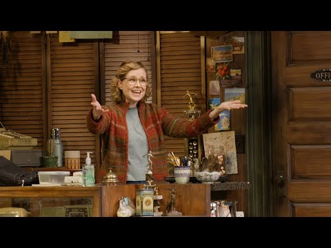 Ashland Avenue | Featuring Jenna Fischer | Montage | On Stage Through October 19 | Goodman Theatre