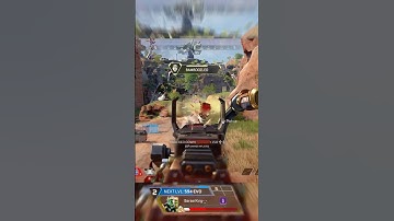 The chunky guy can take a hit — barely survived a 1v3! #apexlegends #fypシ #1v3