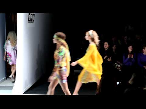 Marina Makaron brings colors to RFW 2010 HD