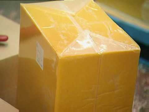 Video: Hausgemachte Käseherstellung Und Die Technologie Zur Herstellung Von Englischem Cheddar-Käse
