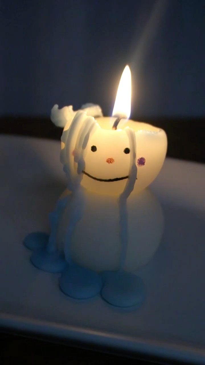 ⛄溶けていく雪だるまキャンドルショート動画/melting snowman candle