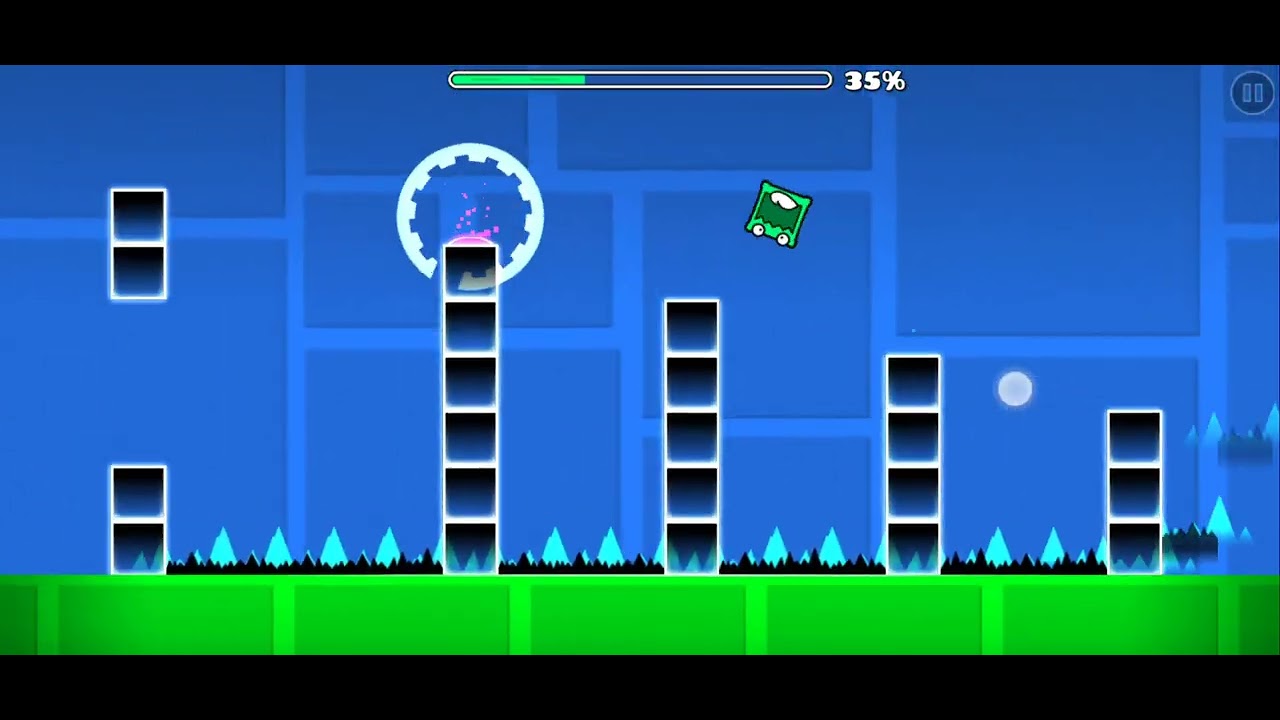 Playing My Level Geometry Dash 2.11 - YouTube