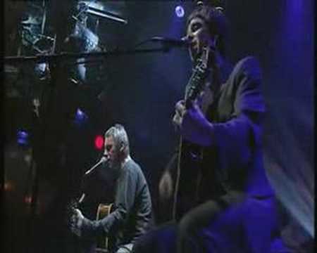 Paul Weller plays Thats Entertainment with Noel Gallagher