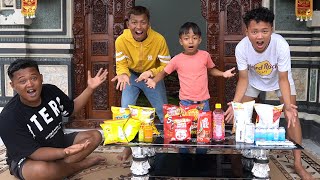 BORONG MAKANAN SESUAI WARNA BAJU DI INDOMARET