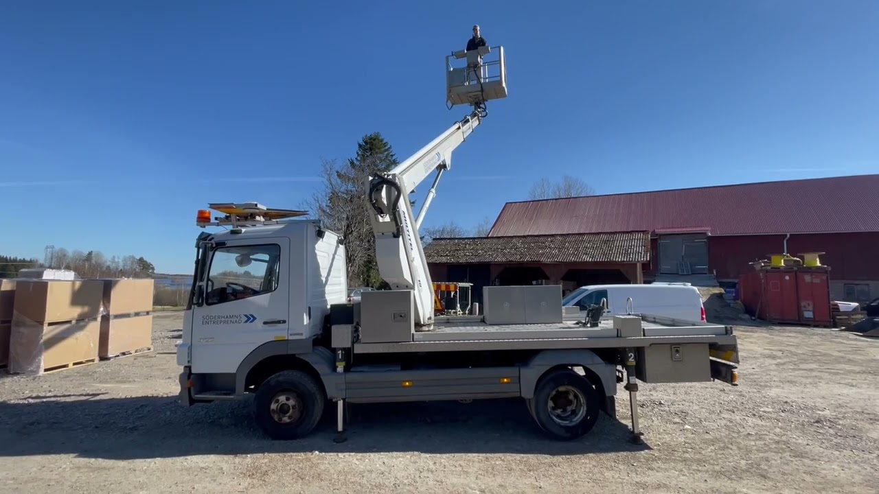 Lastbils skylift Mercedes med lift MT 18