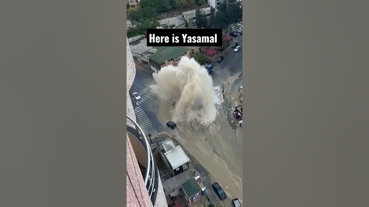 Yasamalda su kəməri fontan vurdu