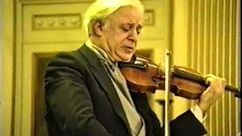 Alexander Labko plays "banjo and fiddle" by Willia...
