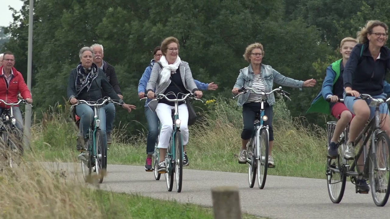 Fietsen in het Land van Maas en Waal - YouTube