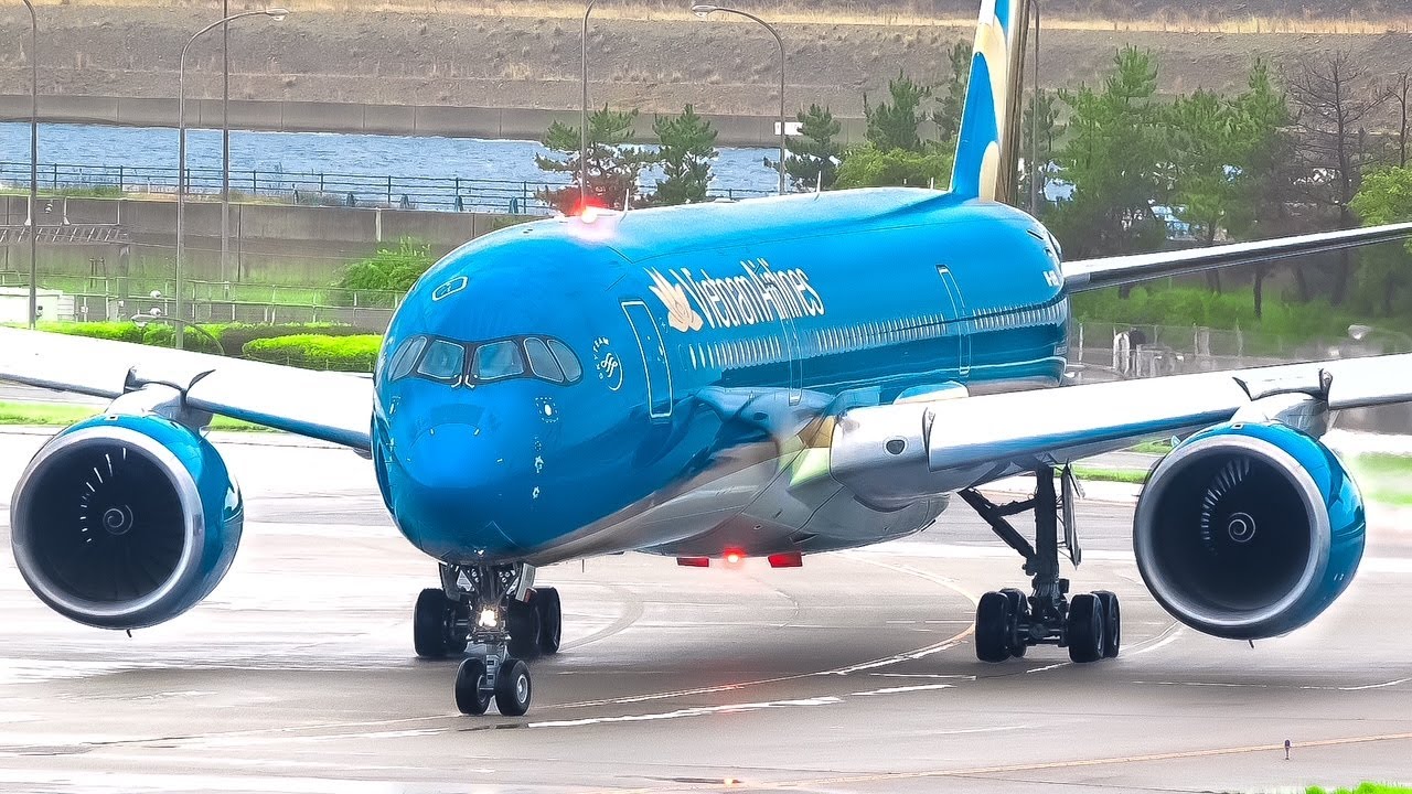 ✈️ 40 POWERFUL and CLOSE UP Take offs | 🇯🇵 Osaka Kansai Airport