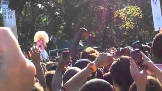 Nicki Minaj - Wardrobe Malfunction During Good Morning America