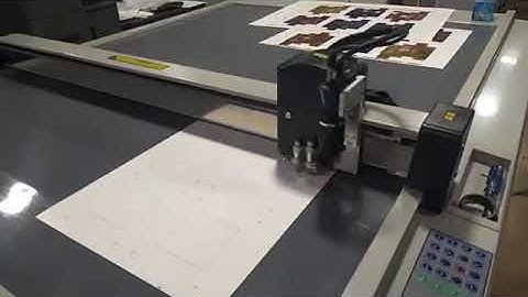 CCD camera AOKE sample box cutting machine CNC flatbed paper box cutter packaging prototype machine