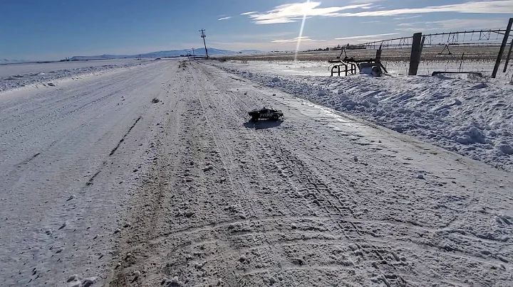 Traxxas slash 4x4 in the Snow