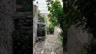 Sightseeing in the city of Portovenere 💞 #boattravel #sailing #thehuntforparadise #italy #travel