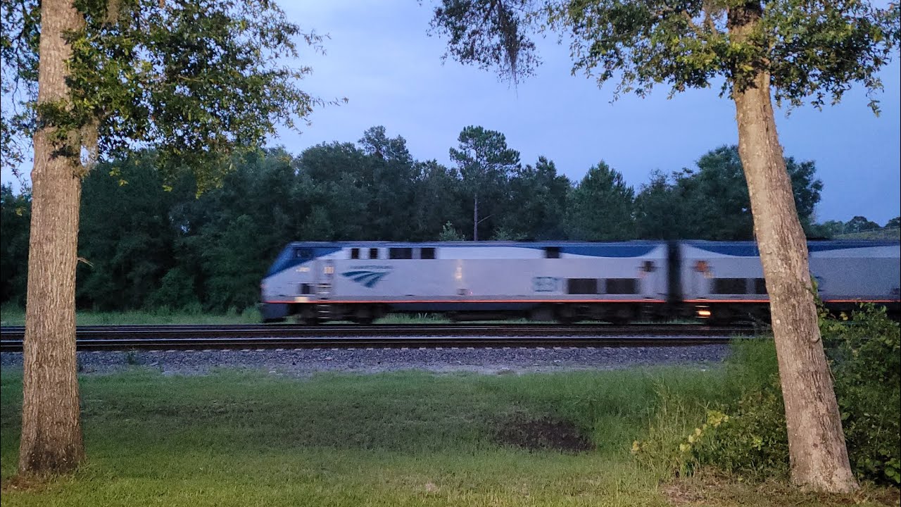 Amtrak Auto Train in Folkston, Georgia at the Funnel. Genesis P40 ...