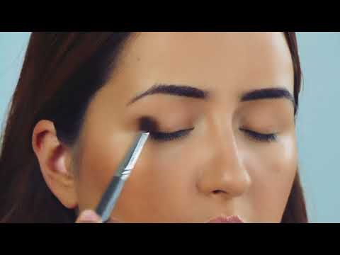 Schminkkurse für blinde Frauen – das Augen Make-up