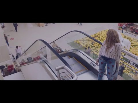 سك على اخواتك ذكرياتك فى اول مرة تركب فيها سلم كهربائي