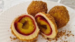 Găluște cu prune (Gomboti) Dumplings filled with plums 