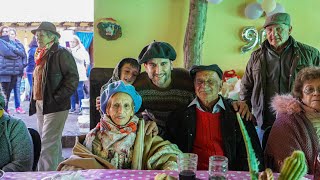 TIENE 90 AÑOS y SIGUE ELIGIENDO LA VIDA EN MEDIO DEL MONTE LEJOS DE TODO