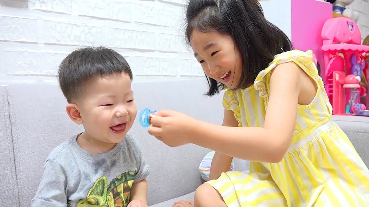 Boram ingin menjadi saudara perempuan yang baik untuk bayi  / Video kompilasi terbaik