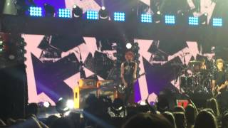 She looks so perfect (live) - 5 seconds of summer 5sos @ jingle ball Boston 12/14/14