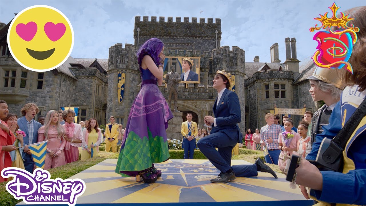 Forlovelsen | Descendants 3 | Disney Channel Danmark