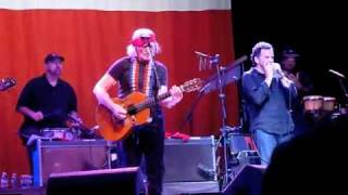Willie Nelson & Family: Good-Hearted Woman 8 Jun 2010 - Glasgow, Scotland