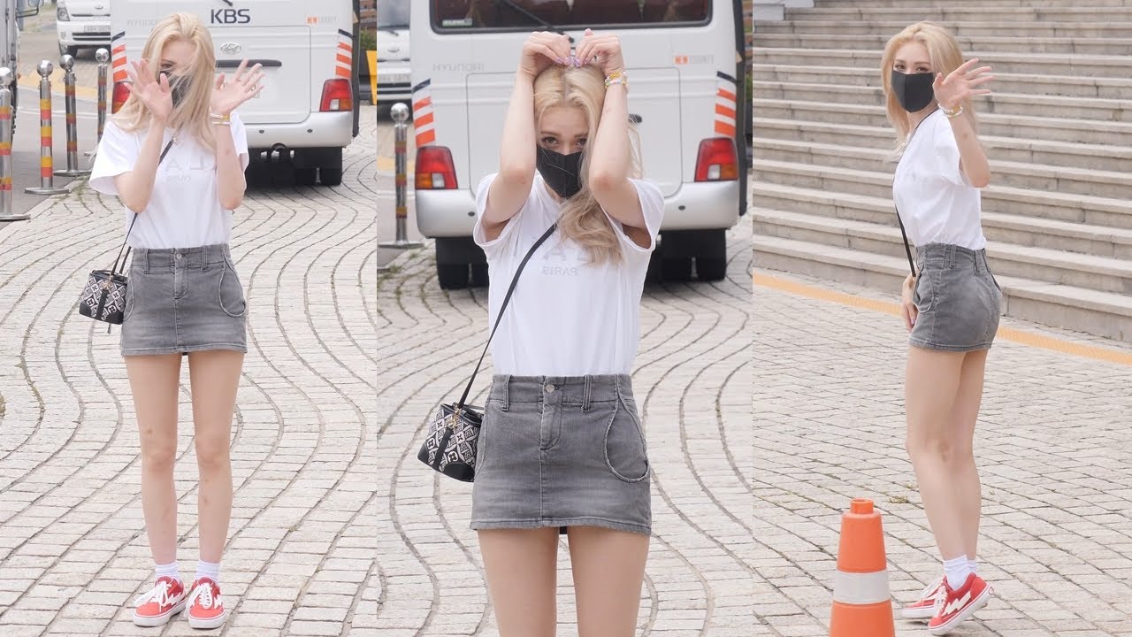 전소미 'DUMB DUMB' 컴백 직캠 (SOMI) @ 210804 정은지의 가요광장 출근길