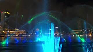 Шоу фонтанов в Сингапуре