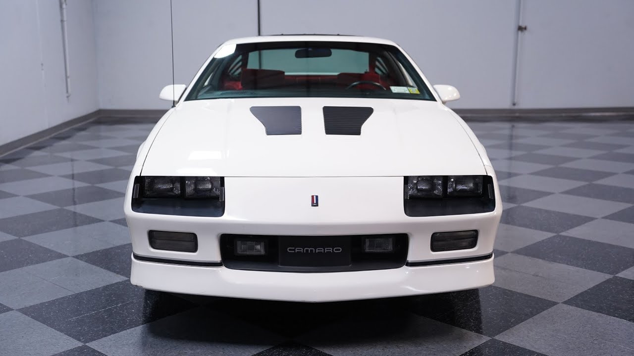 Chevrolet Camaro IROC-Z28 Classic Muscle Coupe 