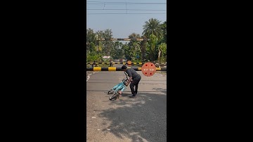 Railgate Crossing Scene : What happened at Level crossing