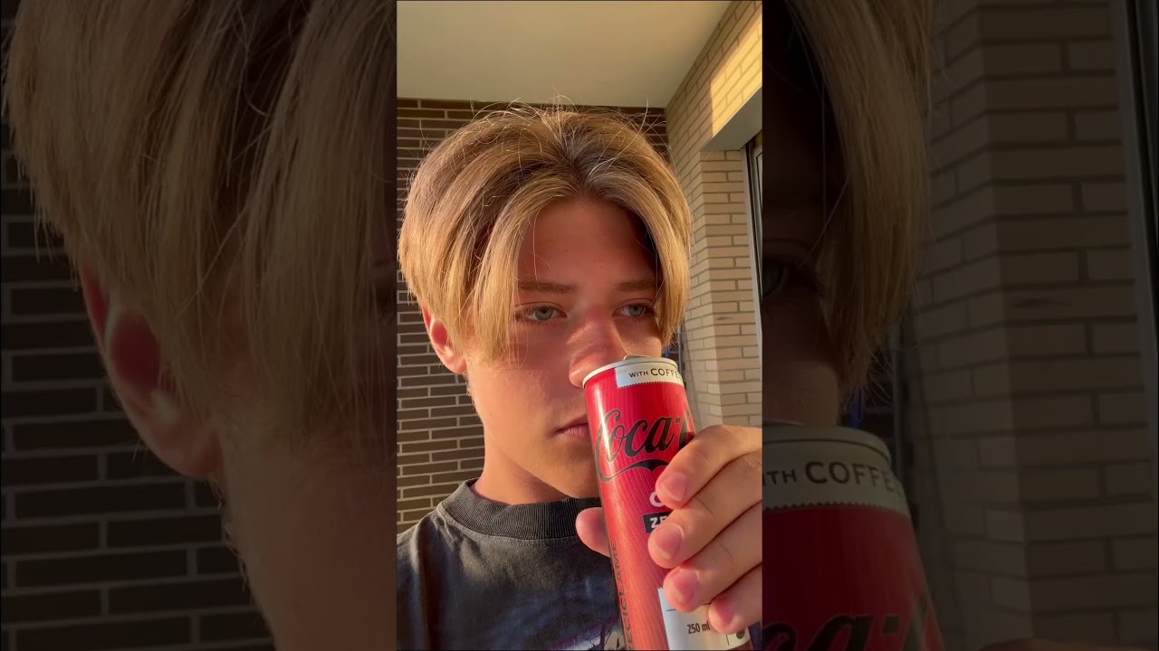 Кока кола с кофе! В целом на вкус как обычная кола зеро, но с ароматом и небольшим привкусом кофе