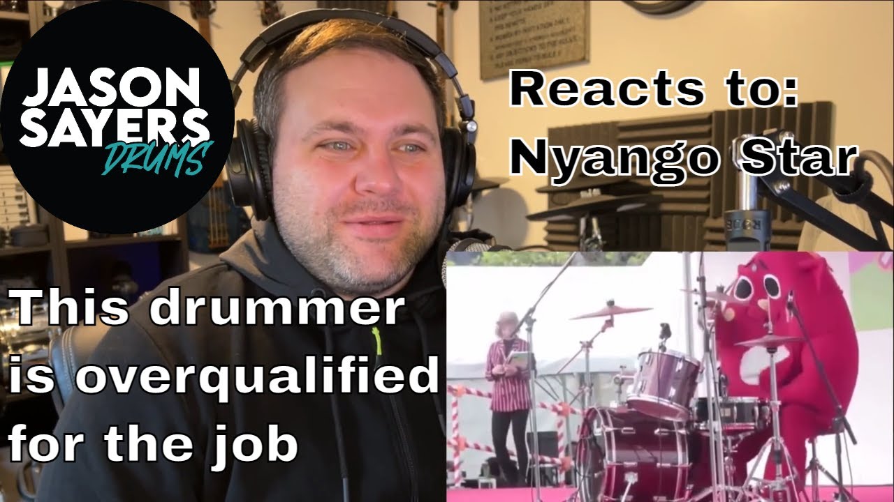 Реакция барабанщика на то, что человек в костюме разбил барабаны на детском музыкальном концерте ...