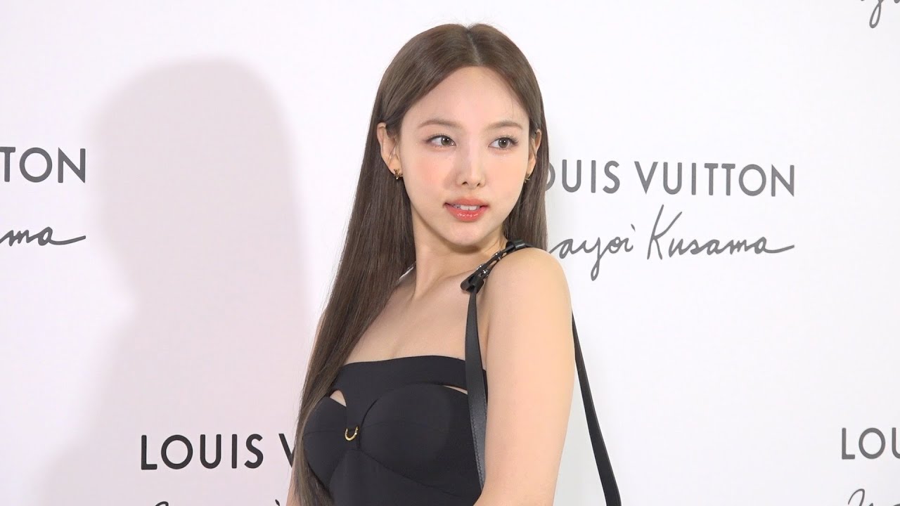 Adu Gaya 8 Seleb Pakai Tas Louis Vuitton x Yayoi Kusama, Nayeon Twice  hingga Bunga Citra Lestari - Fashion