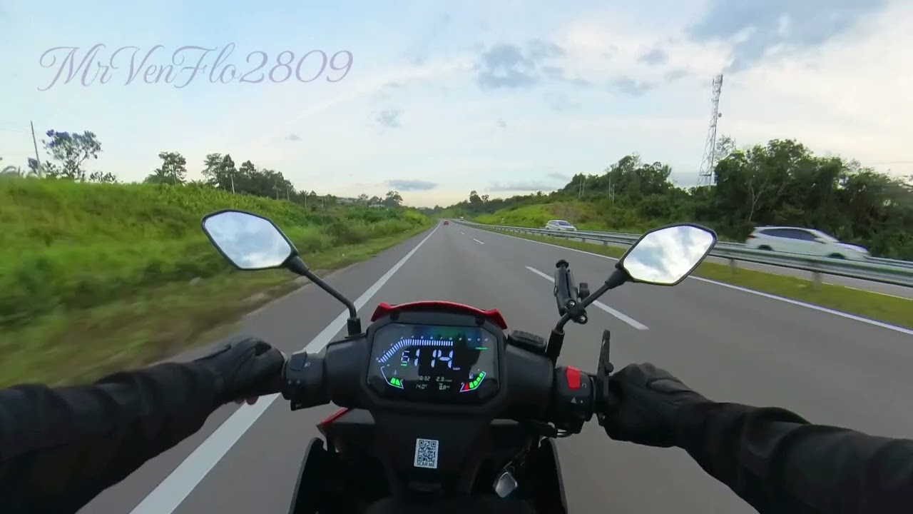 VOGE FR150 (FORMICA ROSSA) Sarawak.Jom Layan Enjin Si Friso Dan Pemandangan Part 1