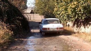 Жители улицы Дамбовая устали от бездорожья и грязи Жители улицы Дамбовая устали от бездорожья и грязи