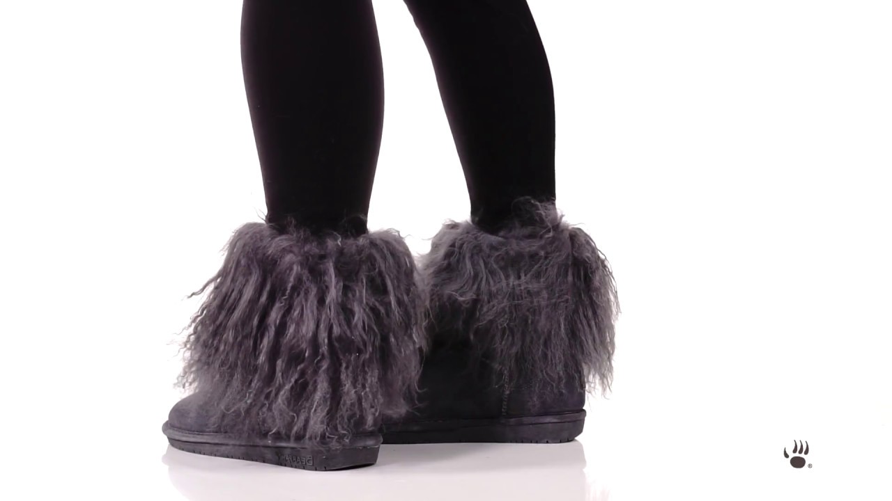 Bearpaw Women's Boo Boot - YouTube