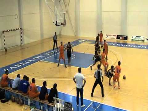 17 10 15 CP PALOS RESPIT ECIJA BASKET jugadores de islandia
